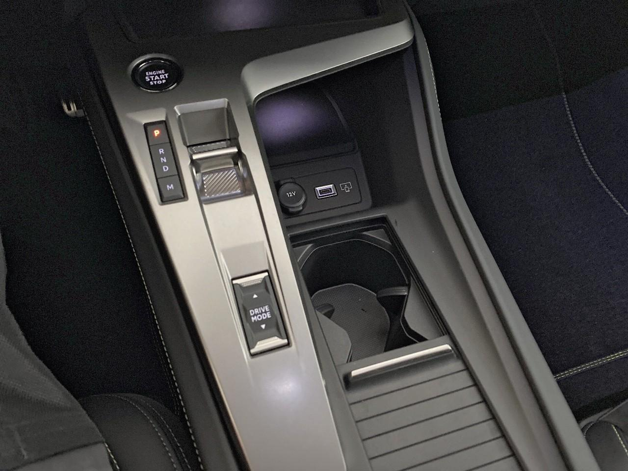 Peugeot 408 hybrid 136 e-dcs6 gt — photo 17