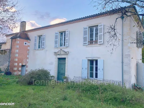 Maison 6 pièces 236 m²