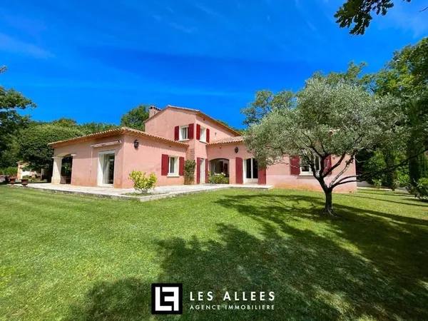 Maison 6 pièces 225 m²