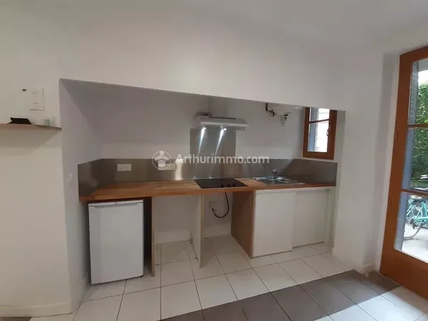 - Belfort / Bayard - Studio Entièrement Rénové De 29,10 M²