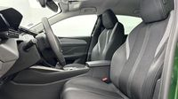 Peugeot 308 1.2 PureTech 130ch S&S Allure — photo 9
