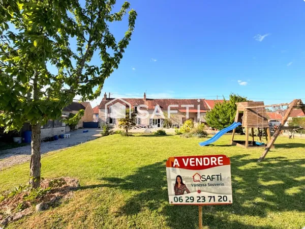 Jolie longère T6 avec grange sur 1500 m2 clos