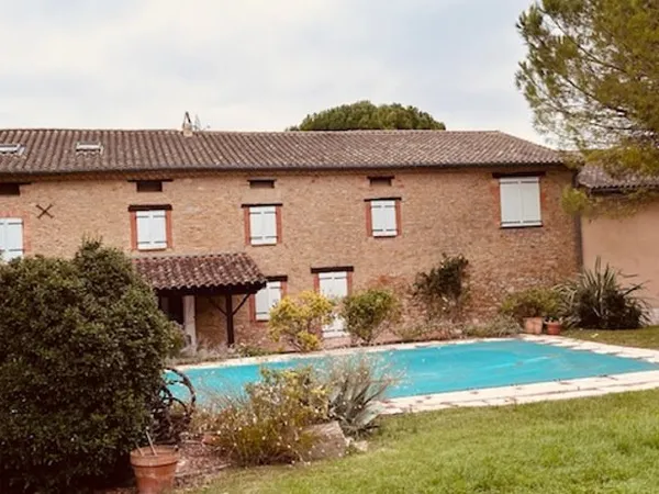 Maison 8 pièces 270 m²