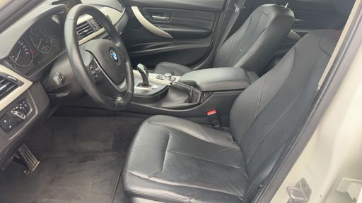 BMW Serie 3 2.0 320d 190 - Lounge – 2016 – 87840 km – Diesel – Boîte Automatique — photo 14