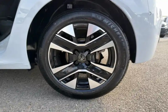 Peugeot 208 hybrid 110 ch e-dcs6 — photo 30