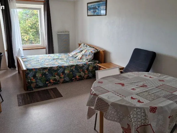 Beau studio meublé, bon quartier, à 2 pas de l'IUT, campus Mazier