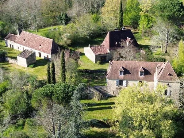 Propriété de charme en pierre du Périgord avec vue