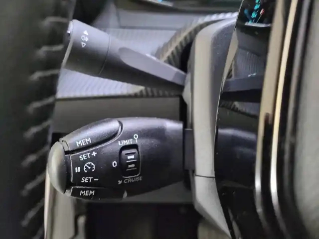Peugeot 208 electrique 50 kwh 136 — photo 59