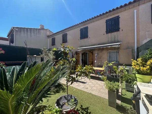 MAISON DE VILLE - T4 - JARDIN - BOX FERME