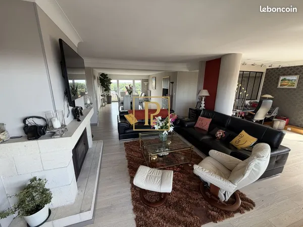 Appartement 8 pièces 200 m²