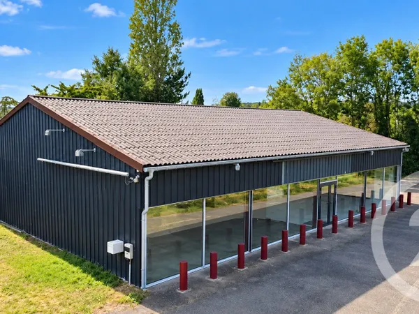 Local 285 m²