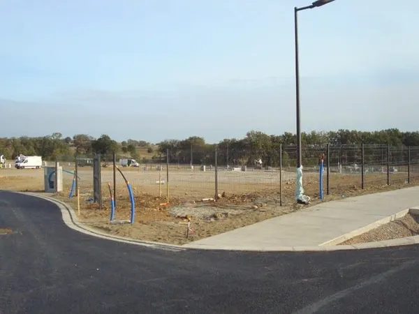 Terrain 381 m²