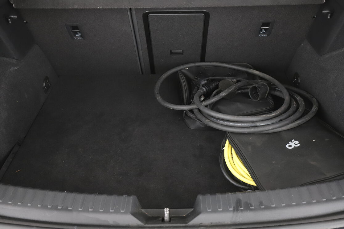 Seat Leon 1.4 TSI e-HYBRID FR DSG6 — photo 16