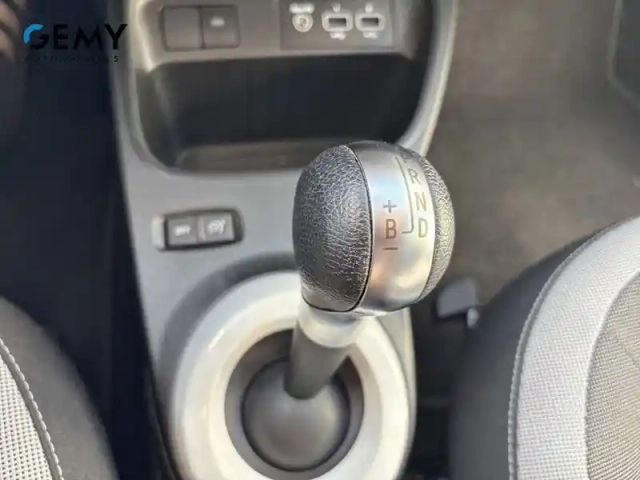 Renault Twingo iii e-tech — photo 22