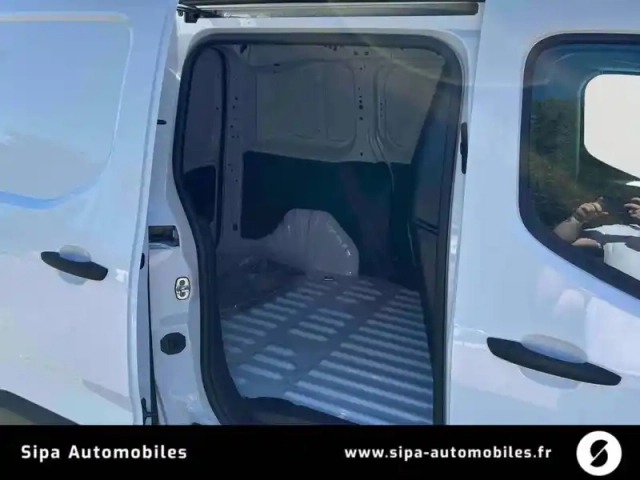 Opel Combo cargo m charge utile majoree diesel 100 ch manuelle — photo 13