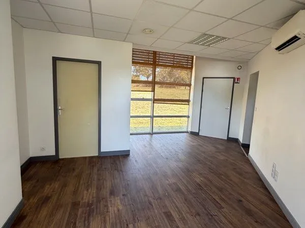 Local à louer - Idéal consultation ou stockage professionnel