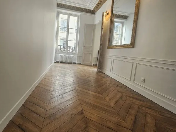 Sous-location bureau 20 m2 temps plein St Lazare