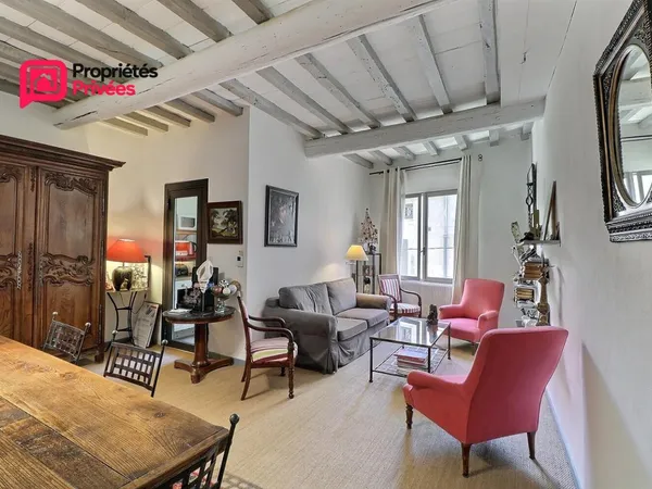 Maison de ville Uzès 5 pièce(s) 111m2 rénovée secteur sauvegardé 2 chambres garage terrasse