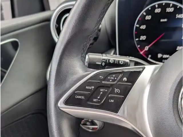 Mercedes Glc 300 e — photo 13