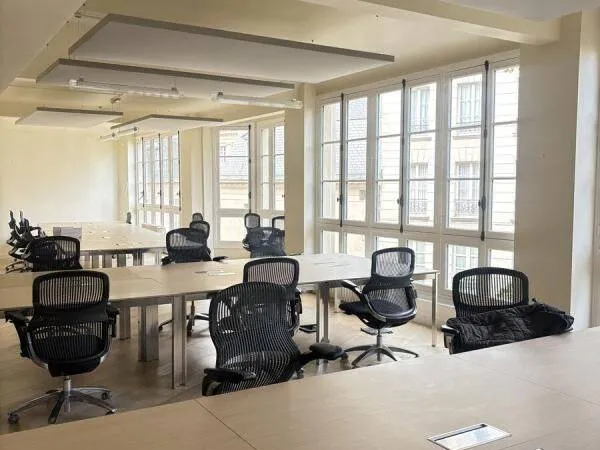 Bureaux 606 m²