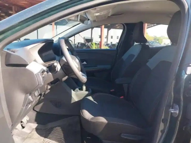 Dacia Sandero tce 110 — photo 9