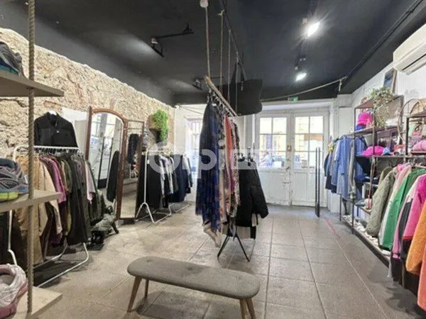 Local commercial 80 m²