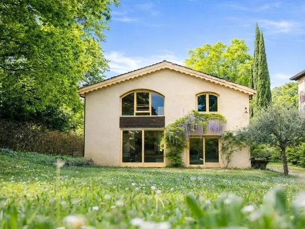 Maison 7 pièces 226 m²