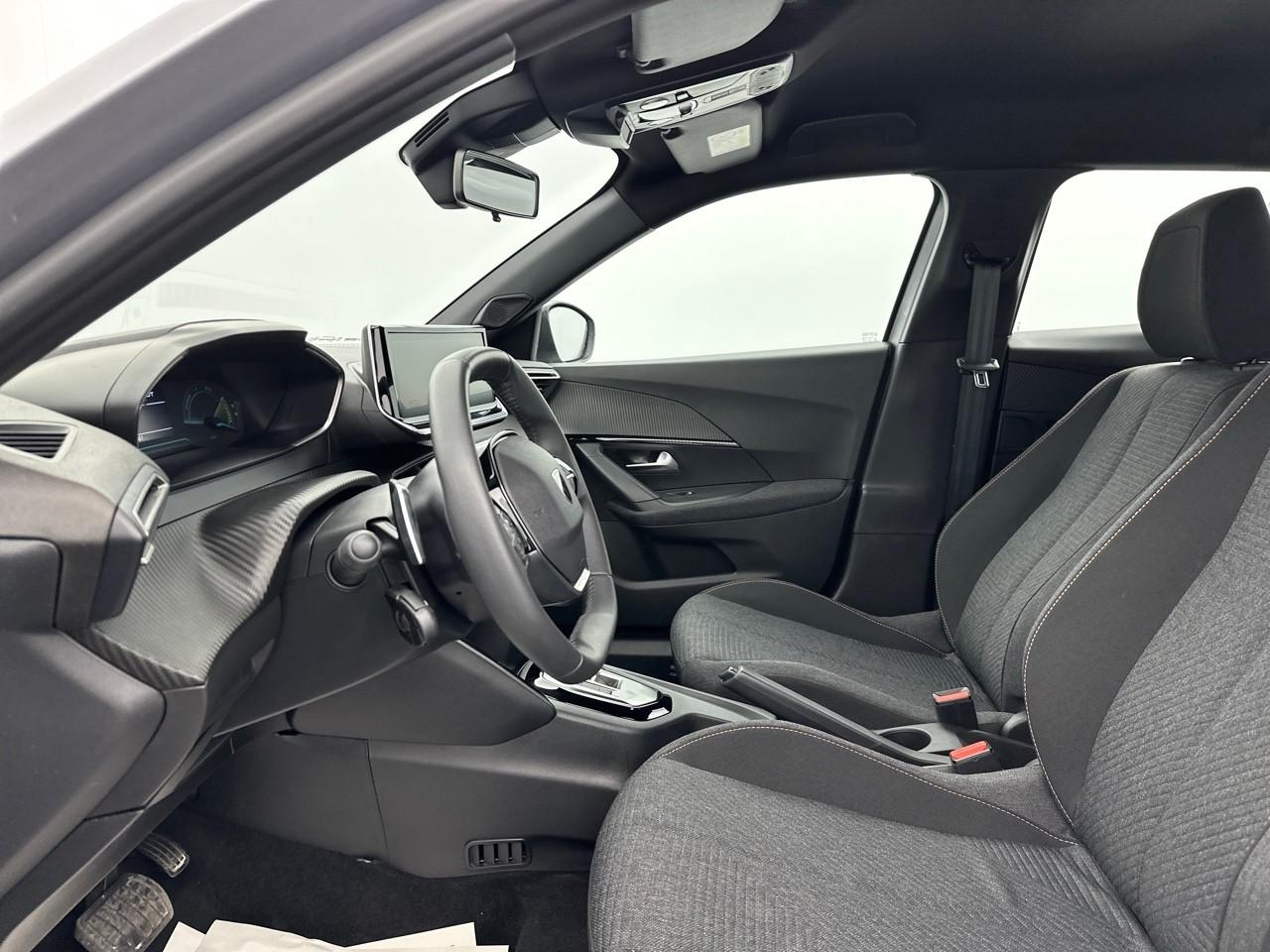 Peugeot 2008 hybrid 145 e-dcs6 style — photo 10