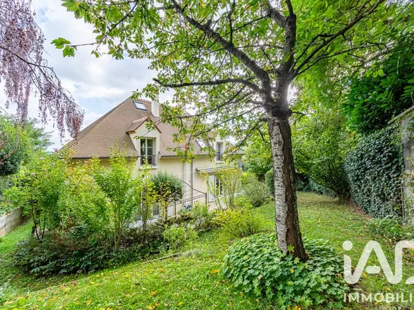 Maison 8 pièces 180 m²