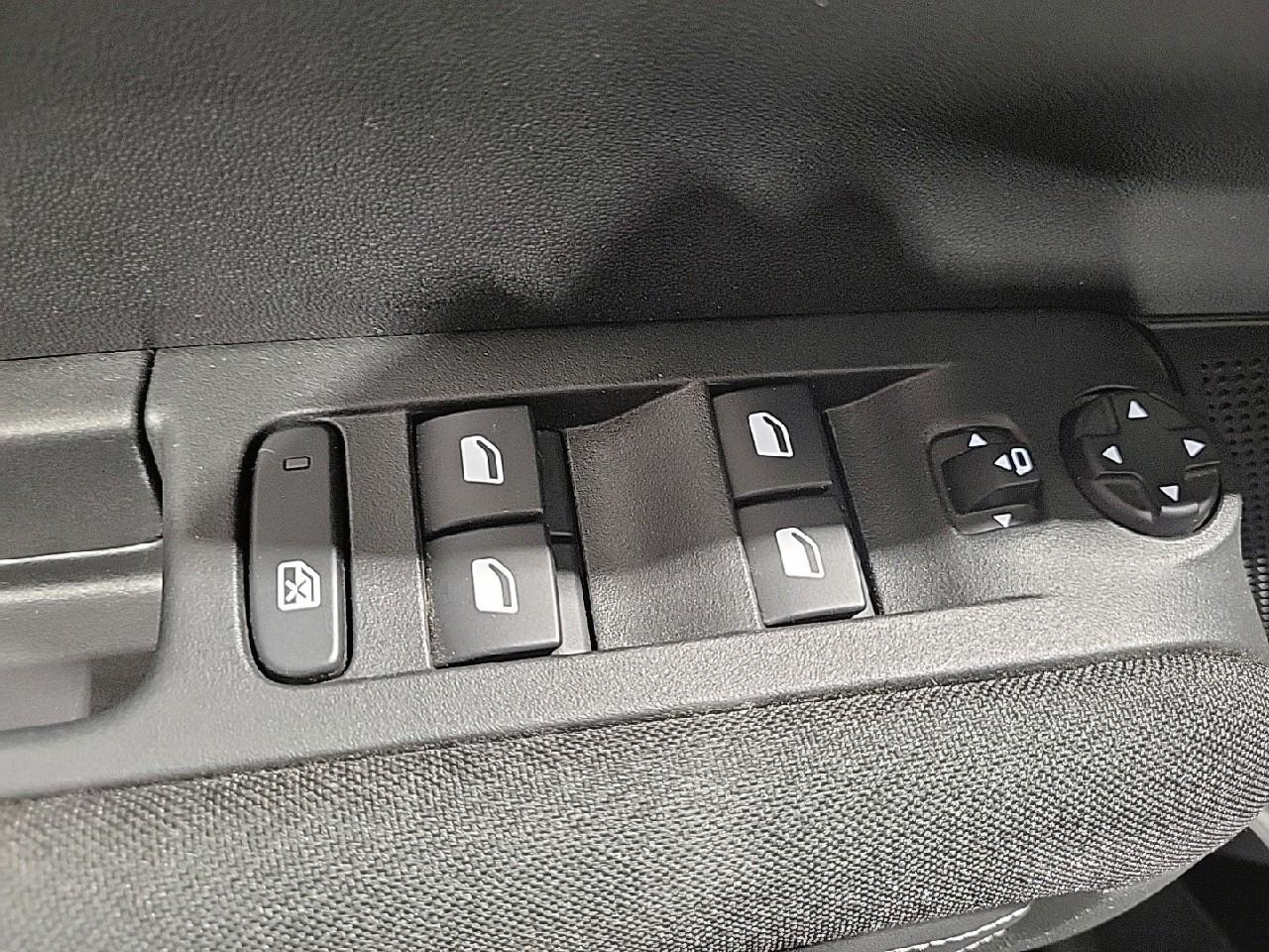 Citroën C3 Aircross puretech 130 s&s eat6 shine pack — photo 23