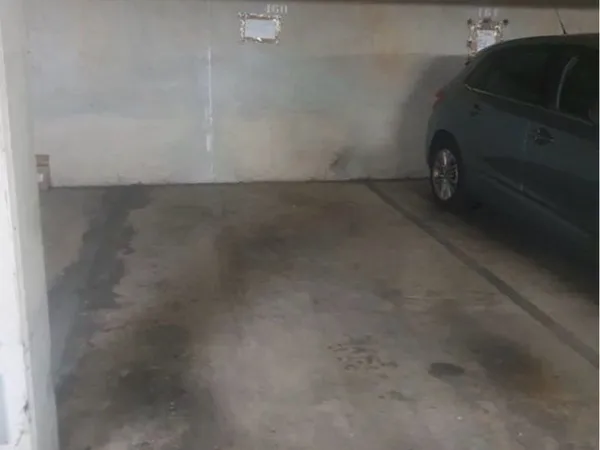 Place parking sous sol sécurisée