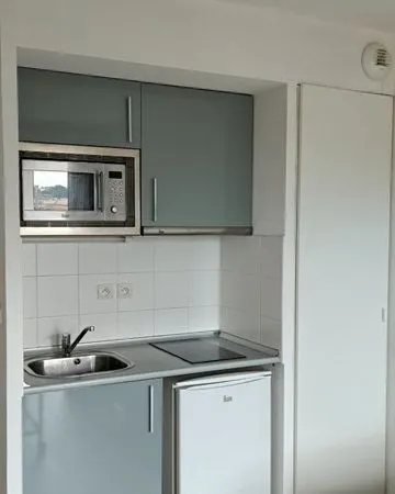 Studio meuble pres d'arenes