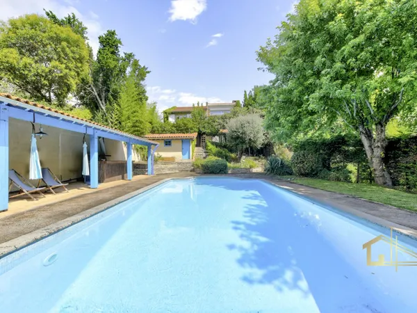 Maison 6 pièces 160 m²