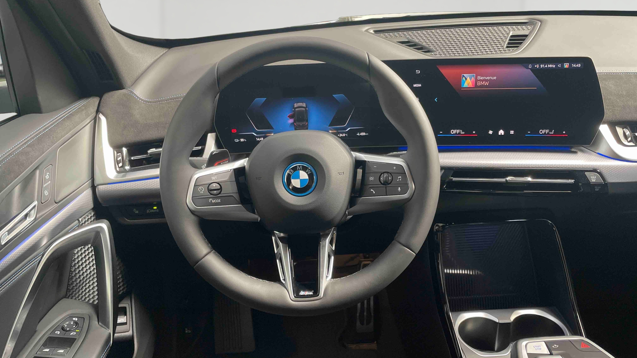 BMW iX1 eDrive20 — photo 10