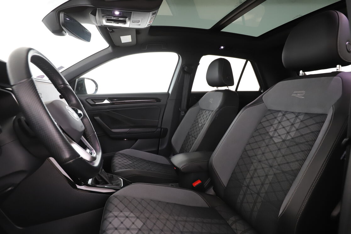 Volkswagen T-Roc 1.5 TSI EVO R-Line DSG7 — photo 9