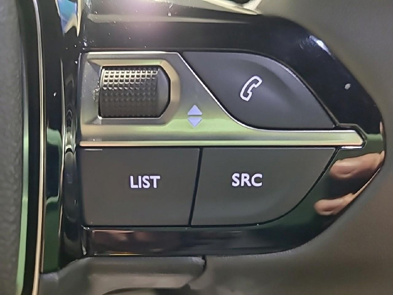 Peugeot 2008 hybrid 145 e-dcs6 allure — photo 20