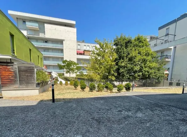 SAINT-AGNE ? T3 avec terrasse et parking en sous-sol