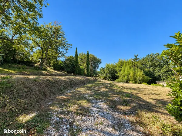 Terrain constructible 1 100 m² - Le Passage d'Agen - secteur résidentiel