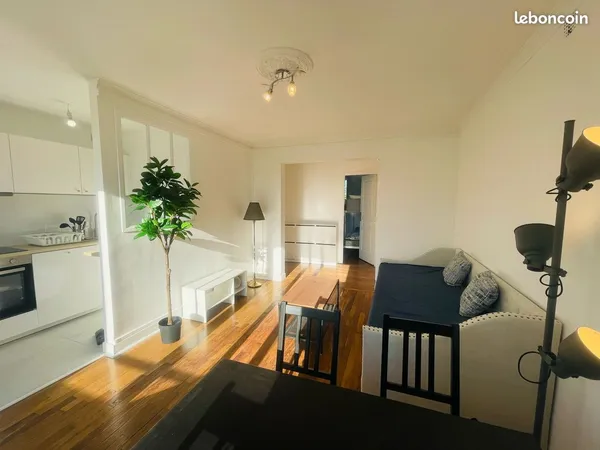 Montreuil - 2 pièces 38 m² traversant, balcon, refait à neuf, métro Croix de Chavaux