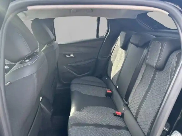 Peugeot 208 hybrid 110 e-dcs6 — photo 32