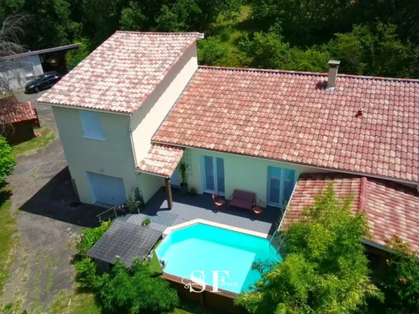 SUR LES HAUTEURS DE SAINT-CAPRAIS-DE-LERM MAISON FAMILIALE AVEC VUE - PISCINE ET LOGEMENT INDEPENDAN