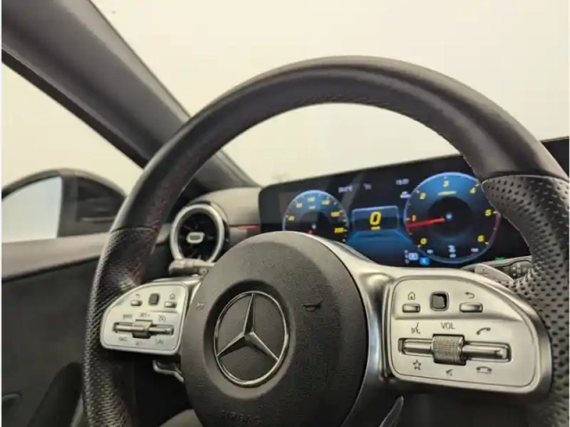 Mercedes Classe A 180 d amg line — photo 17