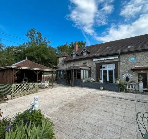 Ensemble 2 maisons en pierre 255m2 16 pièces