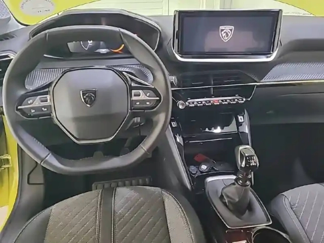 Peugeot 208 puretech 100 s&amp;s bvm6 — photo 8