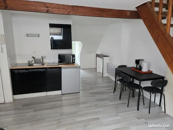 F1 duplex meublé 40 m² - Centre-ville de Caen - Charme pierre de Caen