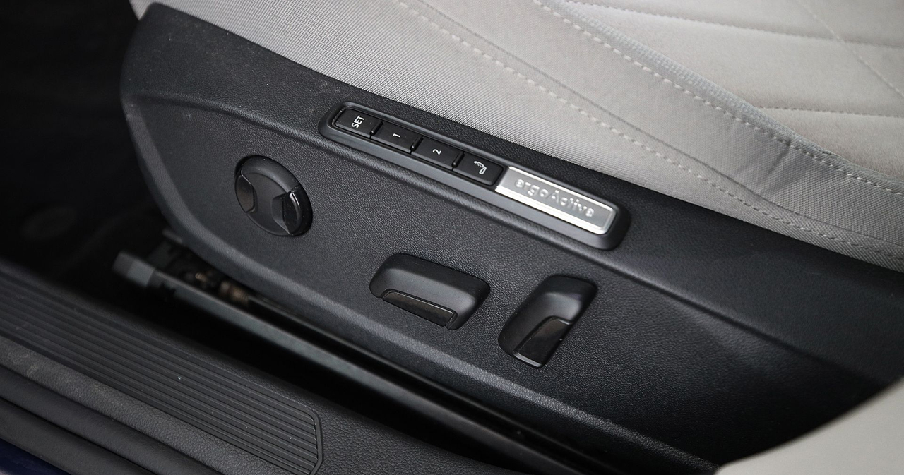 Volkswagen Golf 8 — photo 30