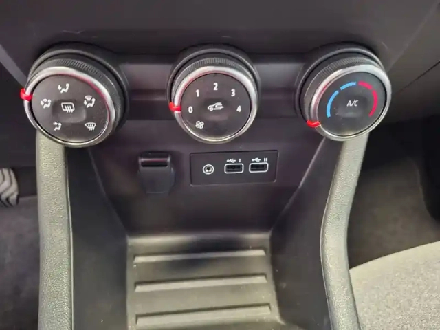 Renault Clio blue dci 100 — photo 17