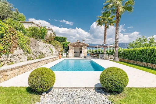 Villa 5 pièces 183 m²