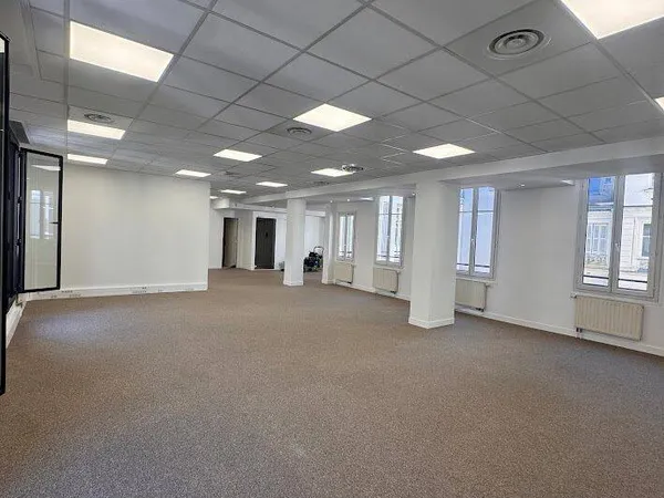 Bureaux 283 m²