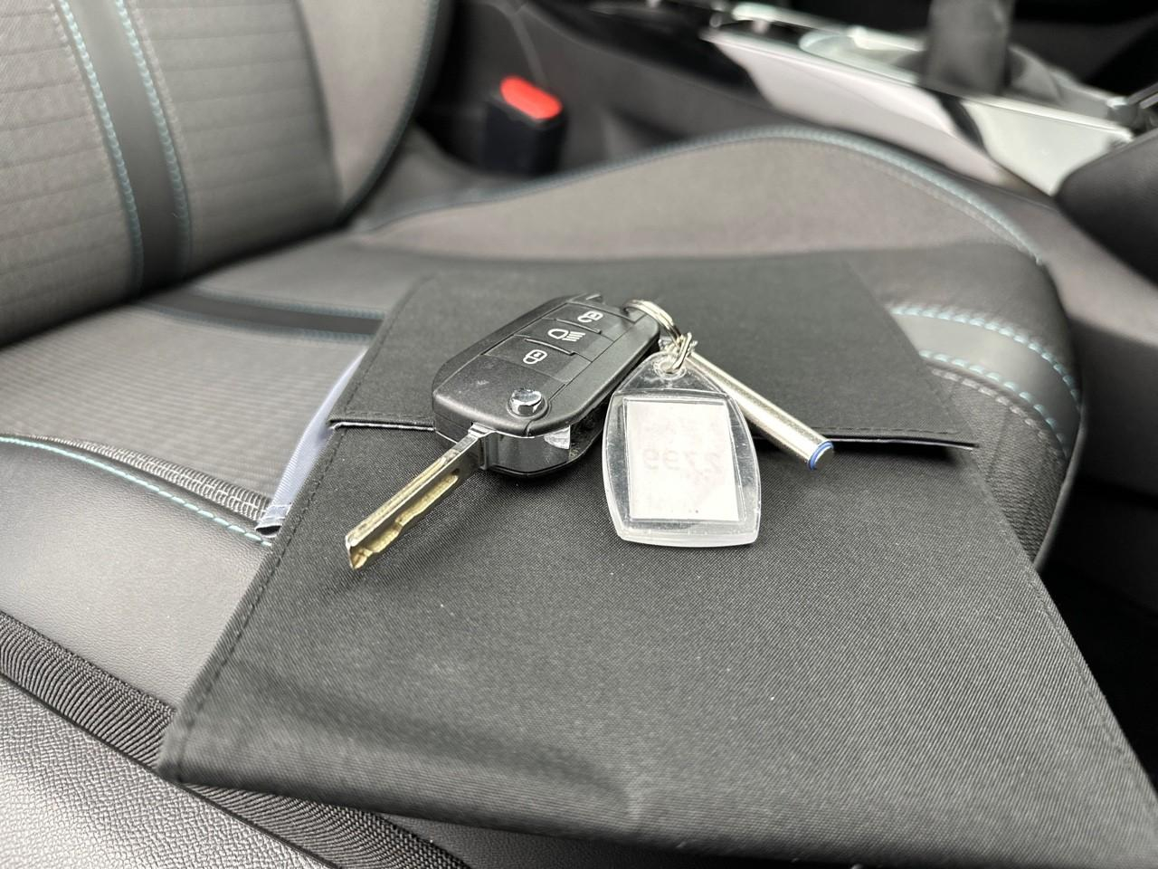 Peugeot 208 puretech 100 s&s bvm6 allure — photo 32